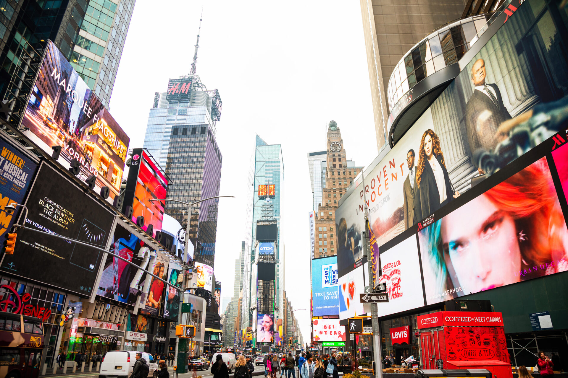 Top Tips for Stunning (And Effective) DOOH Ads